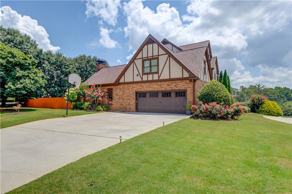 710 HAMBRICK Drive SW