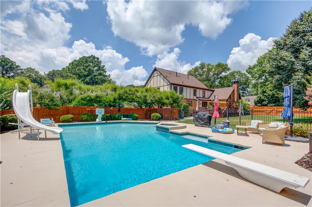 710 HAMBRICK Drive SW