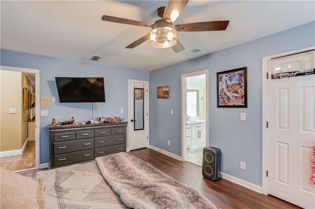 710 HAMBRICK Drive SW