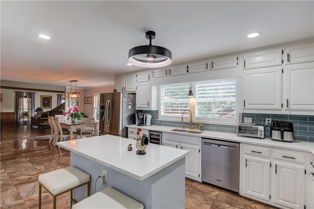 710 HAMBRICK Drive SW