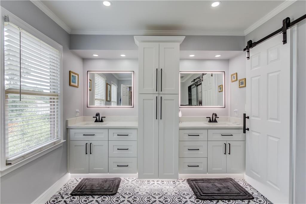 710 HAMBRICK Drive SW