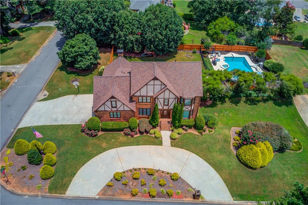 710 HAMBRICK Drive SW