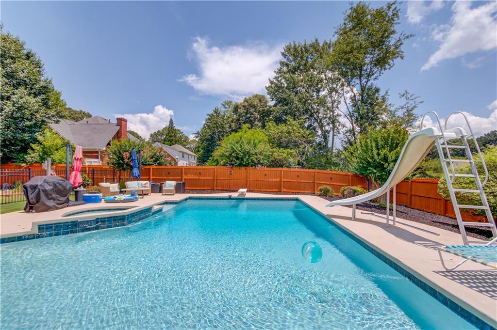 710 HAMBRICK Drive SW