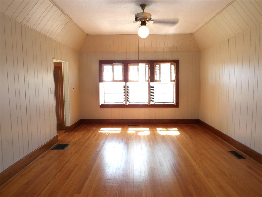 225 NW 1st Street