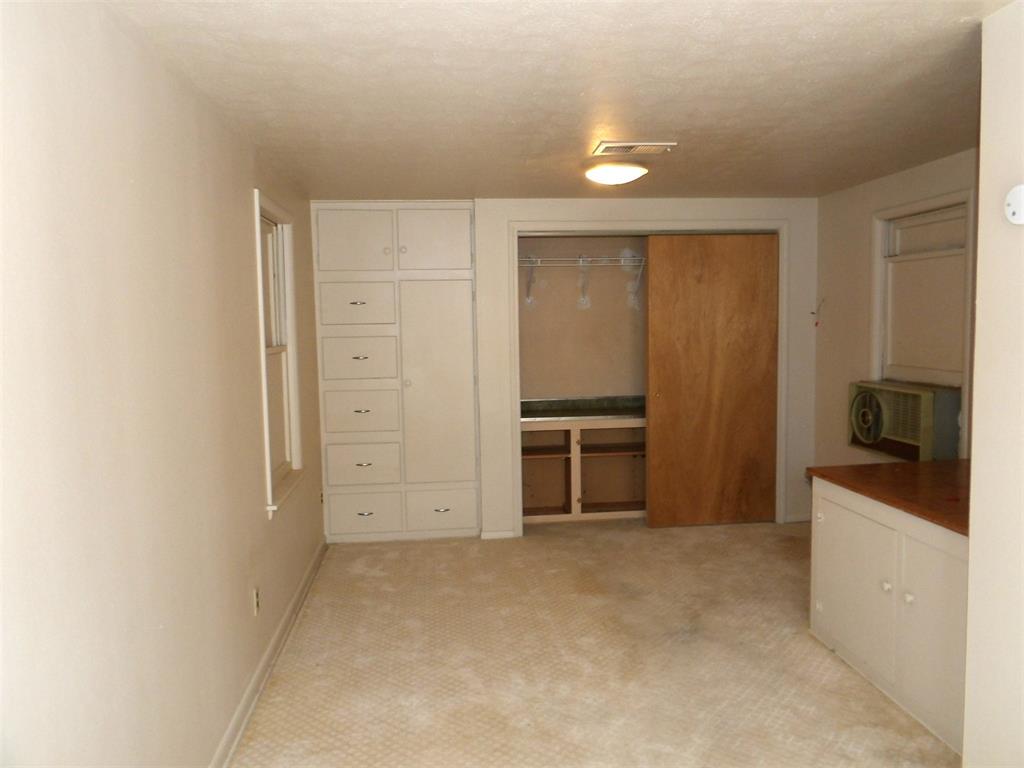 225 NW 1st Street