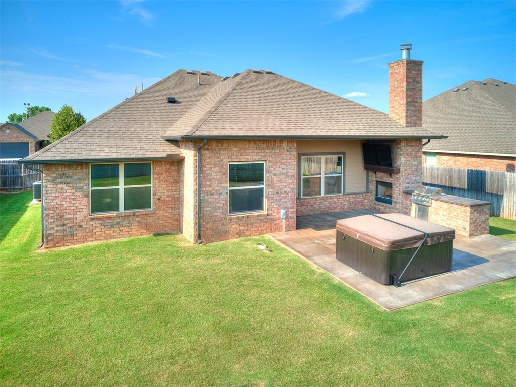 11024 NW 8th Street