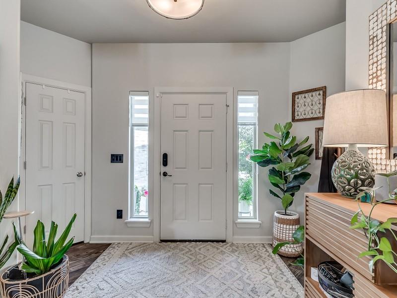 2340 Alta Vista Lane