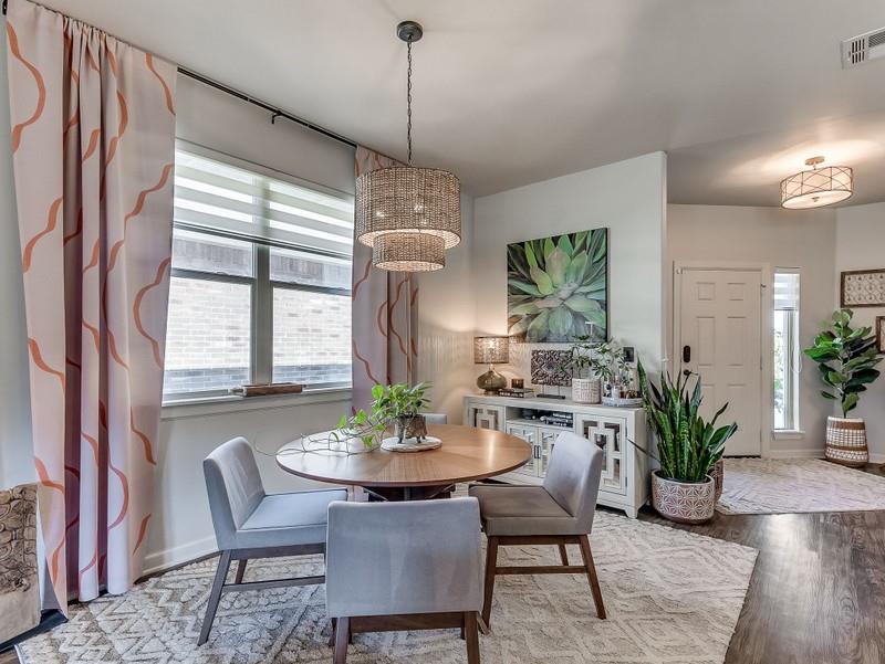 2340 Alta Vista Lane