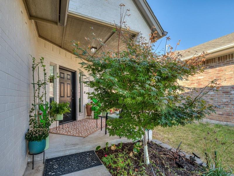 2340 Alta Vista Lane