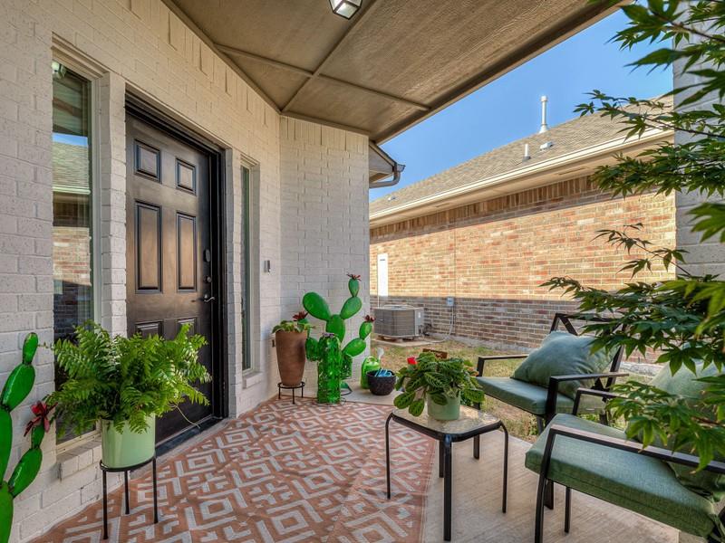 2340 Alta Vista Lane