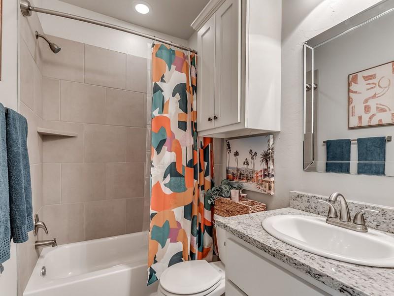 2340 Alta Vista Lane