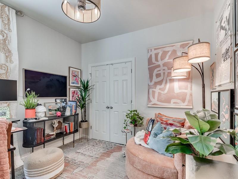 2340 Alta Vista Lane