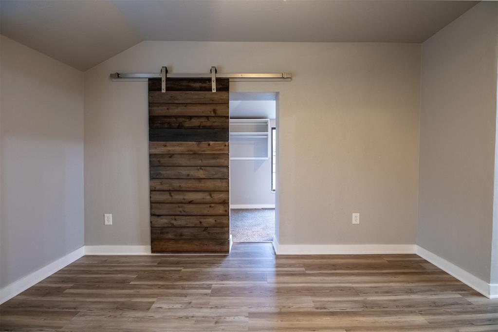 7 E Oak