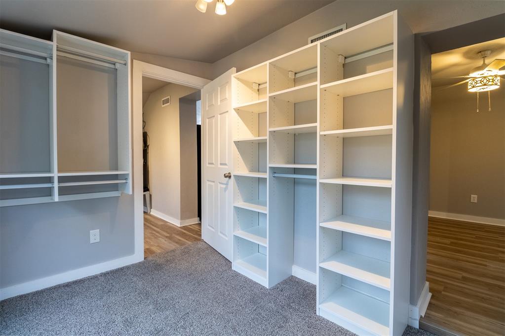 7 E Oak