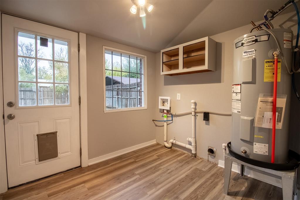 7 E Oak