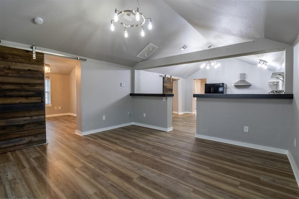 7 E Oak