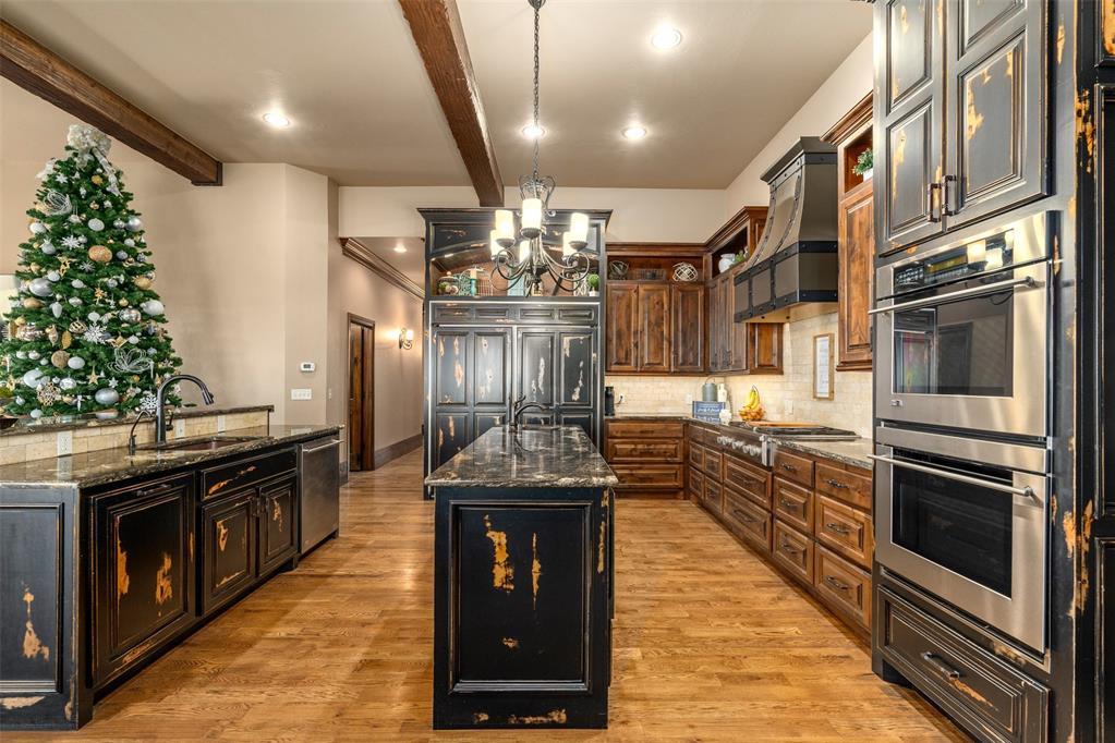 1155 County Street 2923