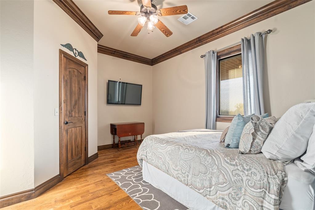 1155 County Street 2923