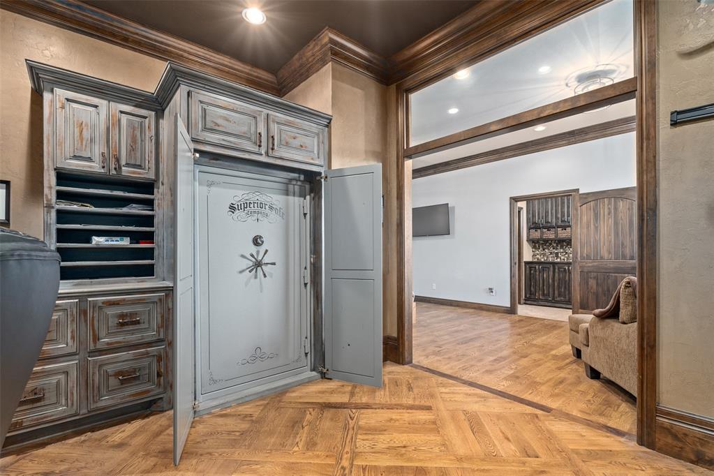 1155 County Street 2923