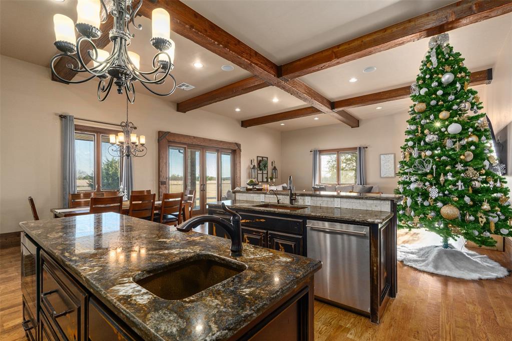 1155 County Street 2923