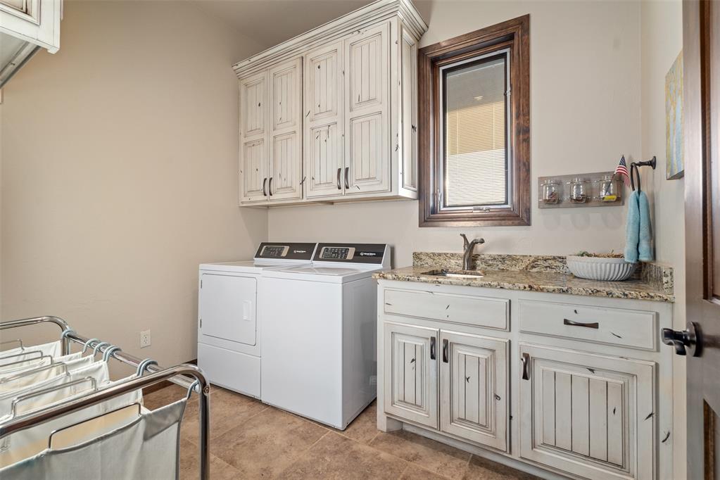 1155 County Street 2923