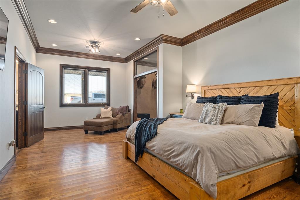 1155 County Street 2923