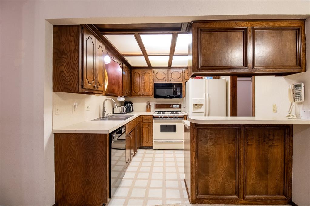 9244 Orange Drive