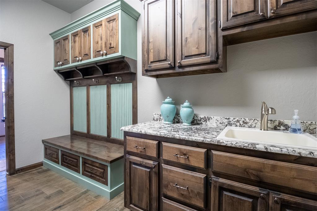 7202 North Shore Drive