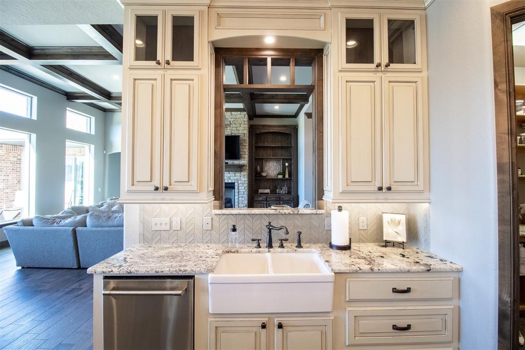 7202 North Shore Drive