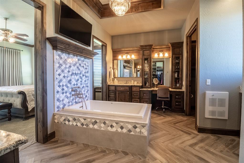 7202 North Shore Drive