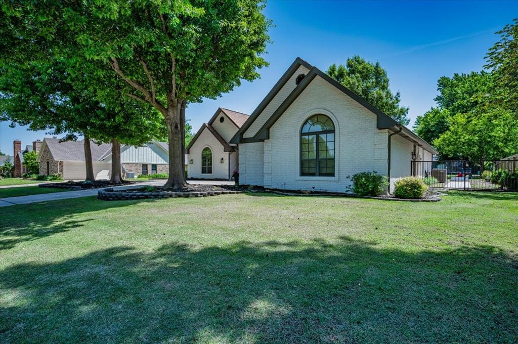 4716 Crystal Lakes Road