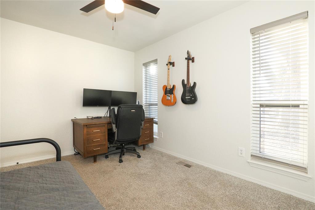 606 N Country Club Terrace
