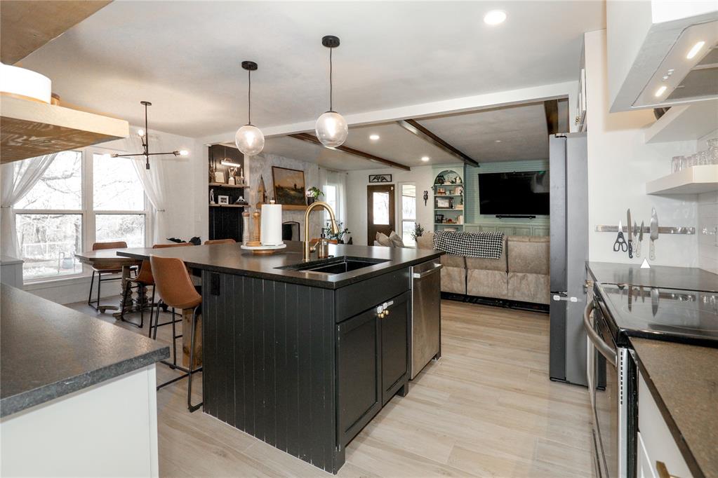 606 N Country Club Terrace