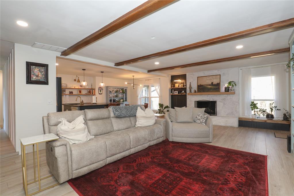 606 N Country Club Terrace