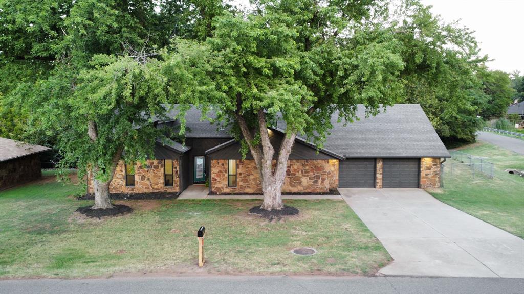 606 N Country Club Terrace