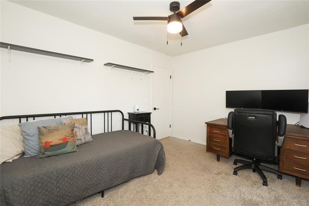606 N Country Club Terrace