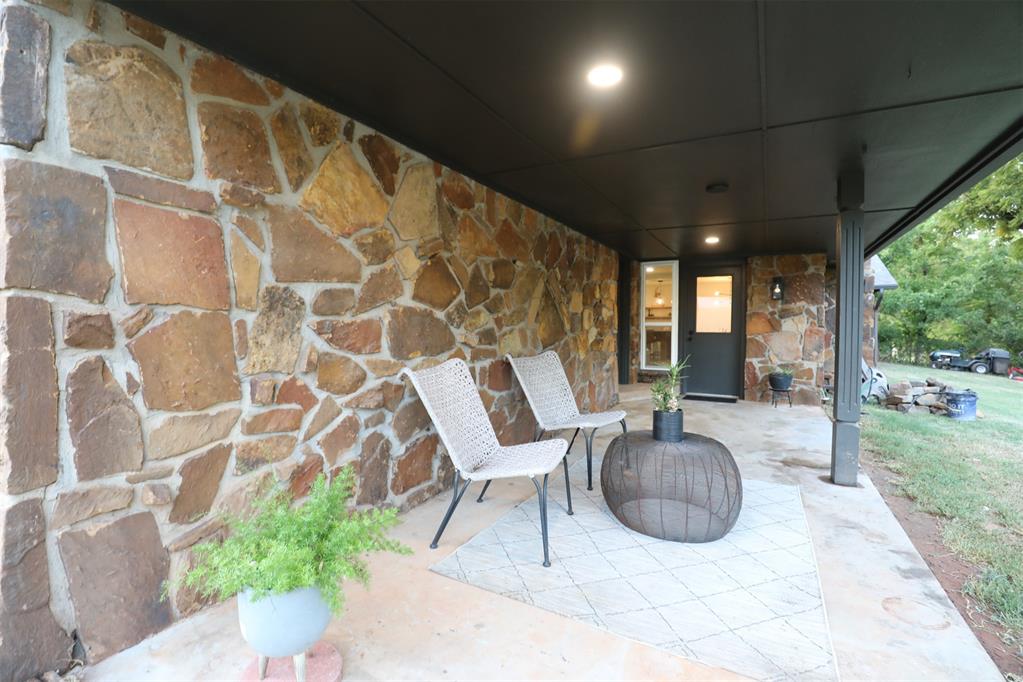 606 N Country Club Terrace