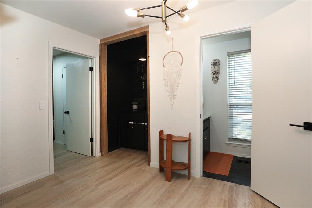 606 N Country Club Terrace