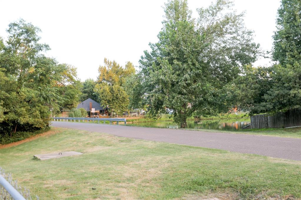 606 N Country Club Terrace