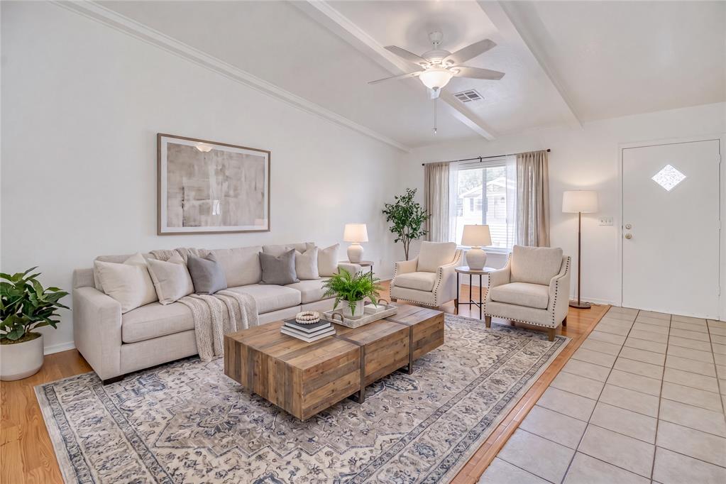 404 SW 1st Street