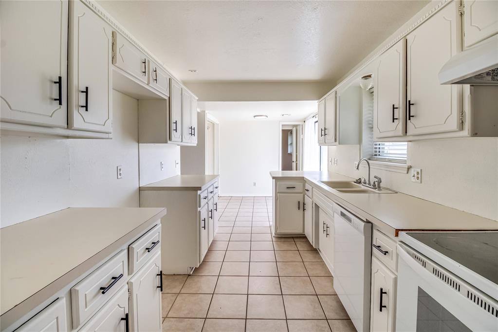 404 SW 1st Street