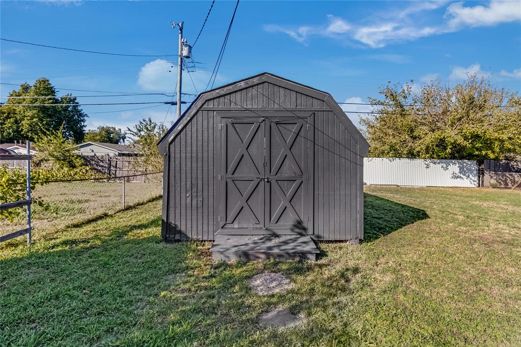 913 Holoway Drive