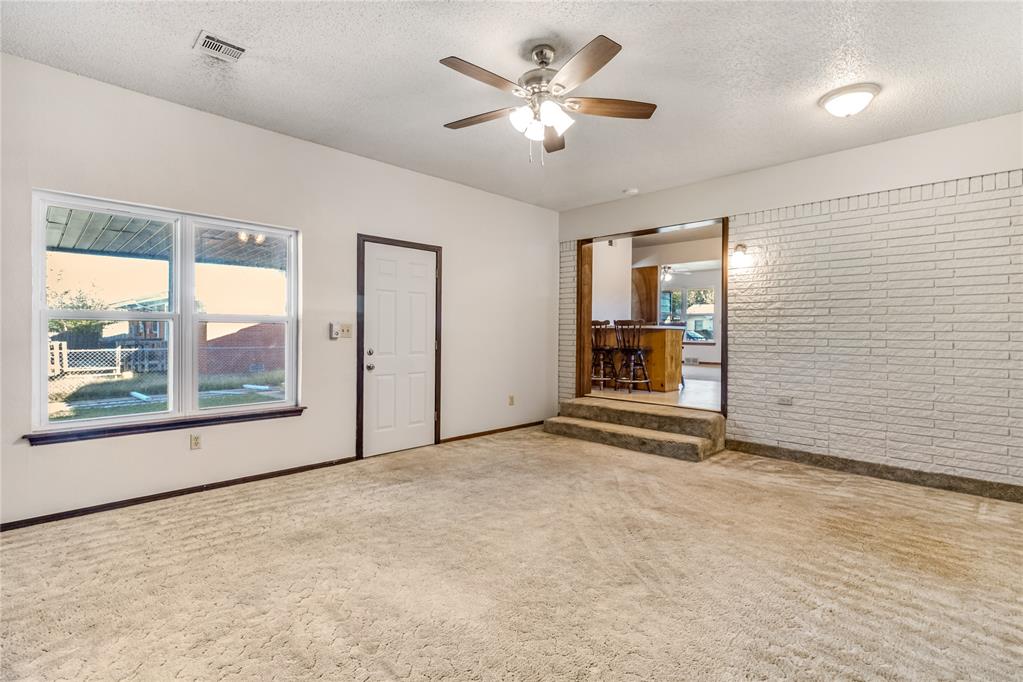 913 Holoway Drive
