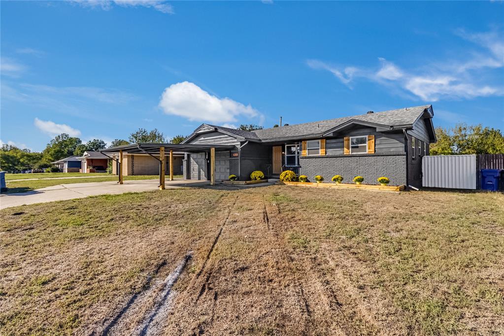 913 Holoway Drive