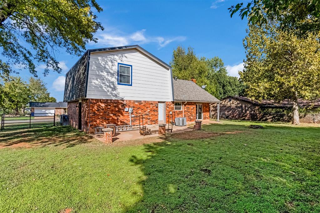 324 E Carson Lane