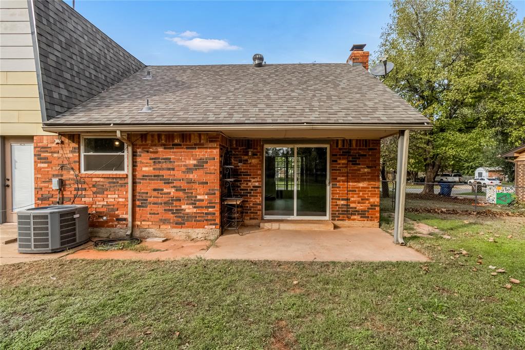 324 E Carson Lane