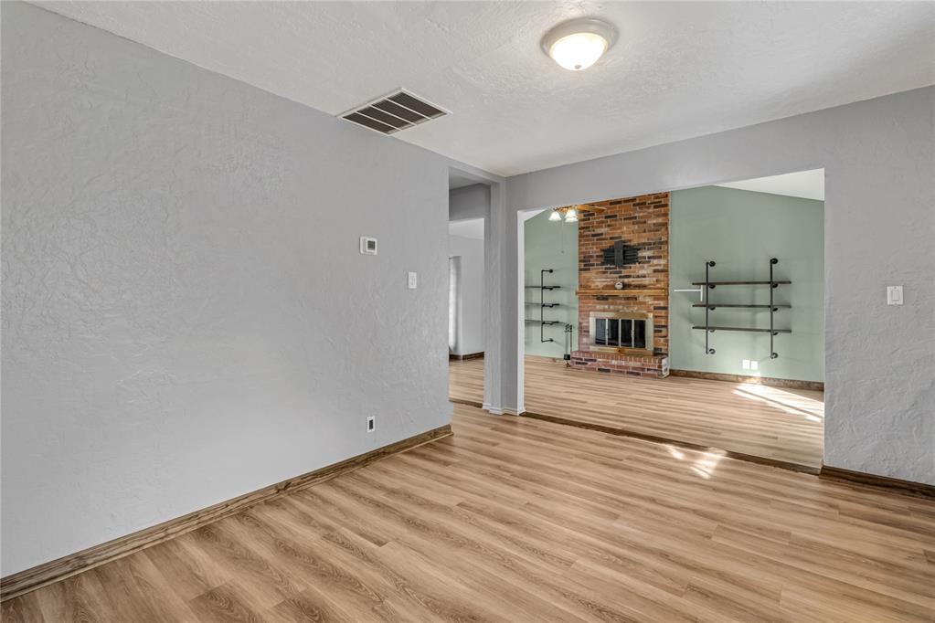 324 E Carson Lane