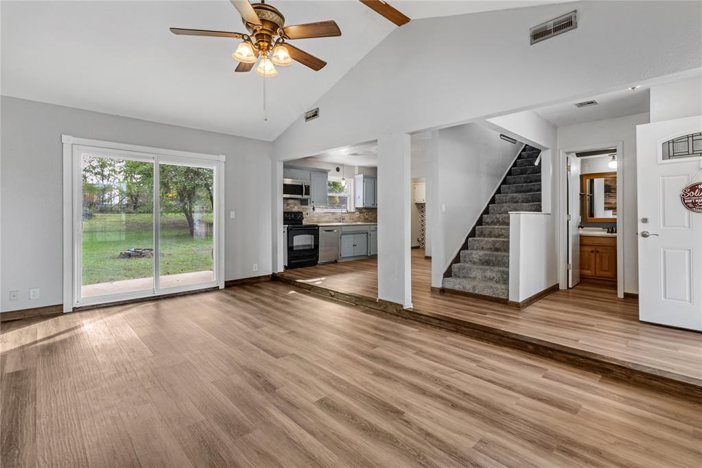 324 E Carson Lane