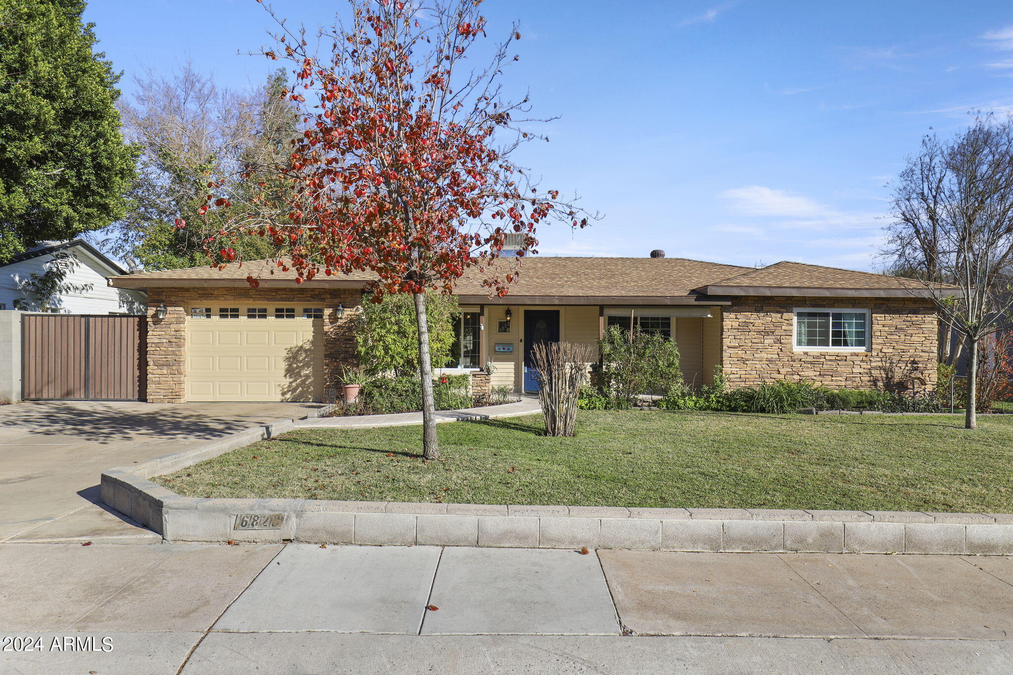 6823 N 10Th Avenue