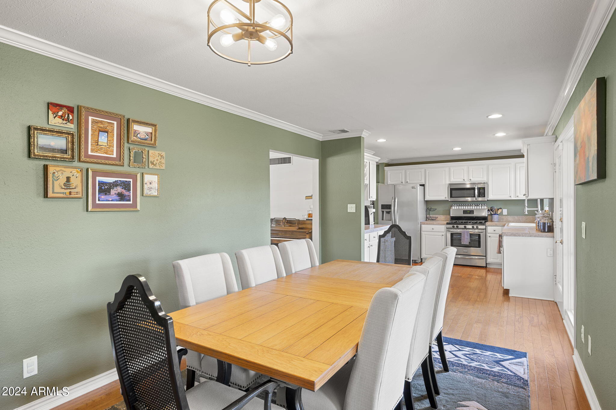 1637 E SIERRA VISTA Drive